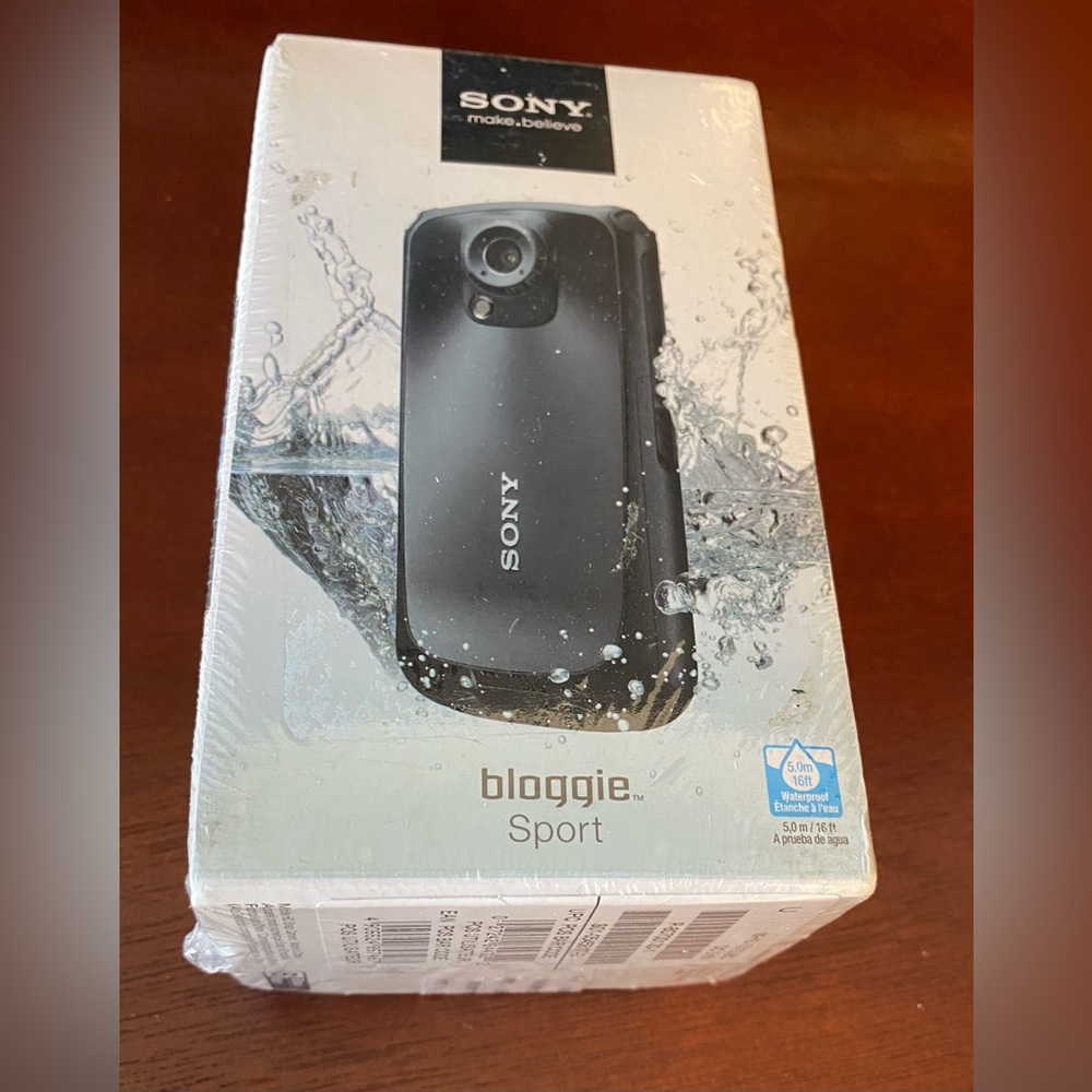 Sony Waterproof Camera Bloggie Sport MHS-TS22/B - Picture 2 of 7